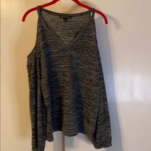 Cold shoulder ballon sleeve top